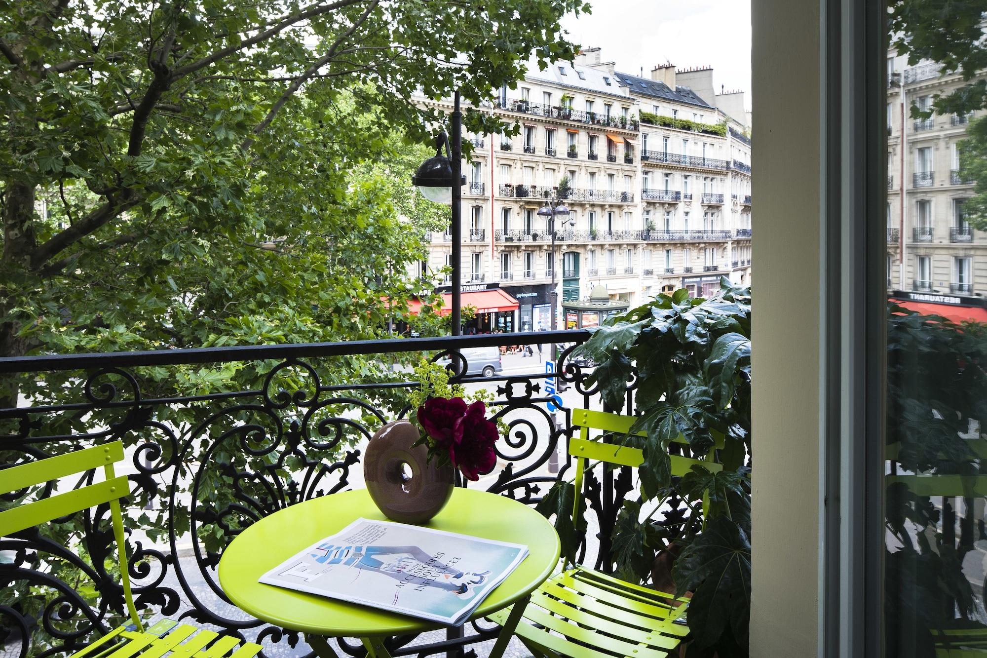 Hotel Plaza Elysees Paris Exteriör bild